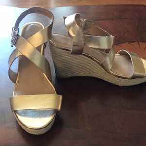 NY&Company Wedge